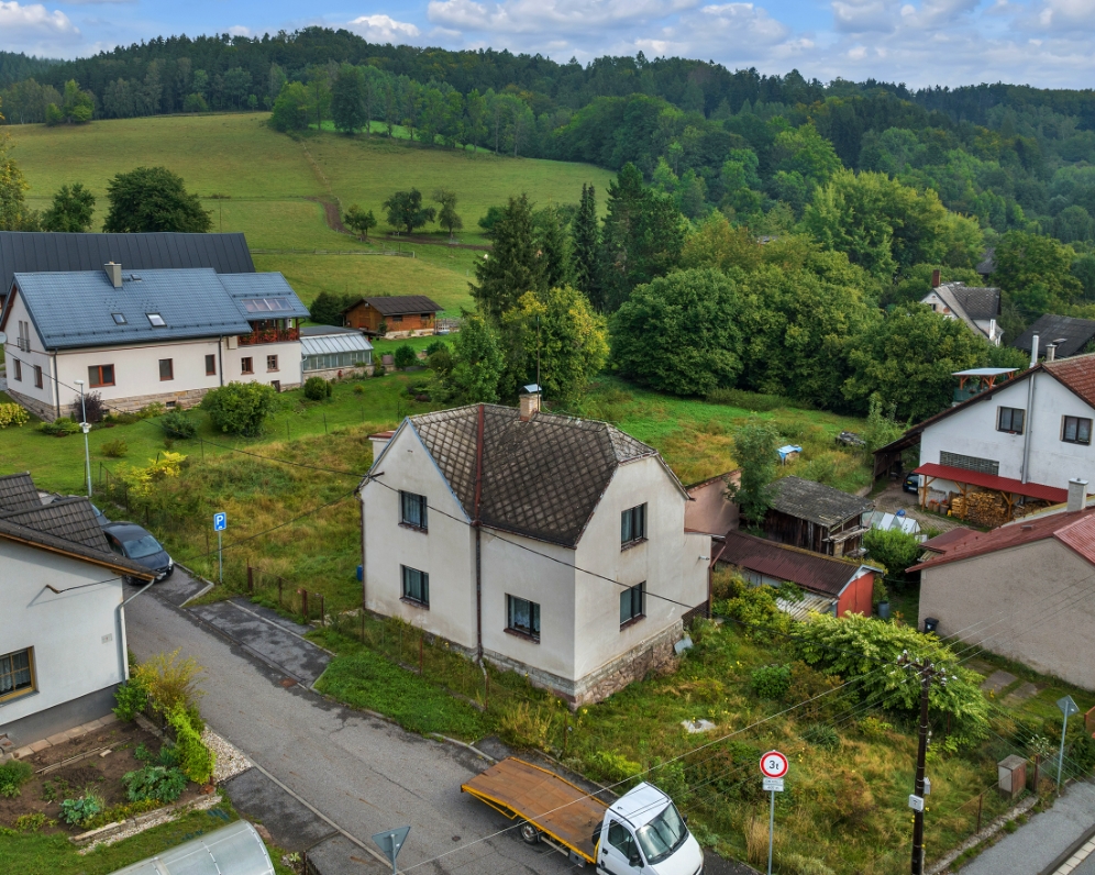 Prodej RD s pozemkem , Zbečník